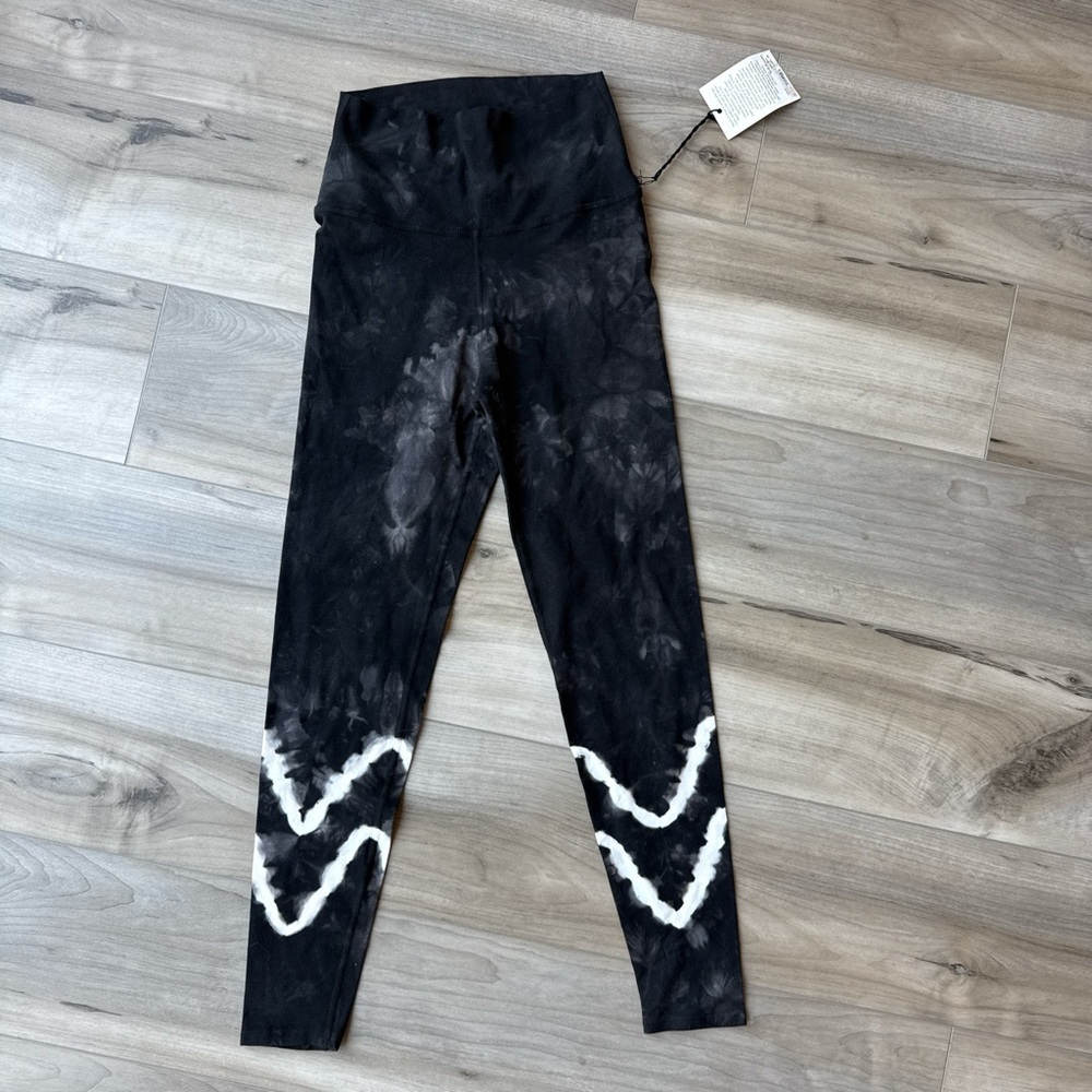 Electric & Rose tie dye leggings size medium